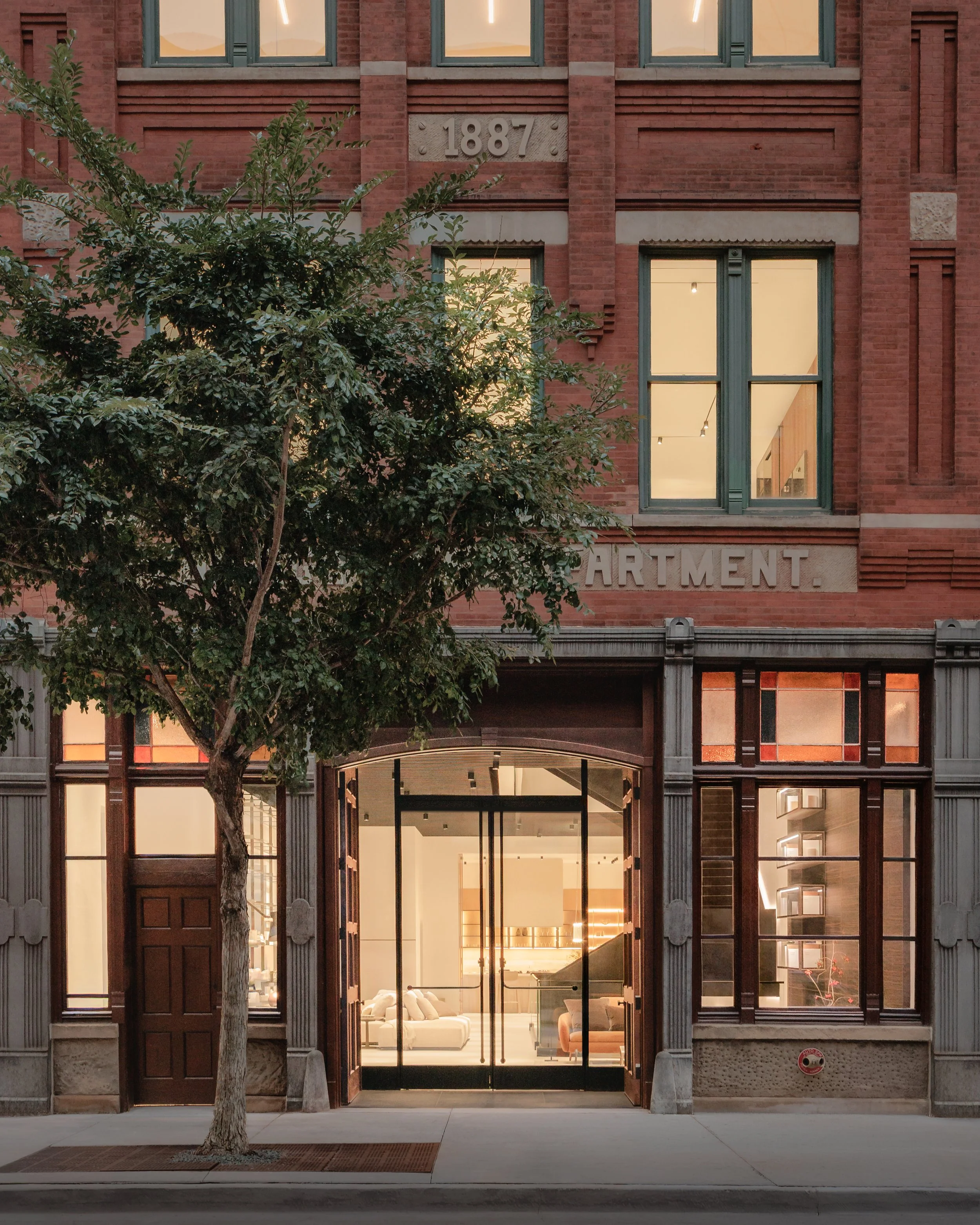 2026.09_Chicago_1887 House-Ext 2b-Edit.jpg