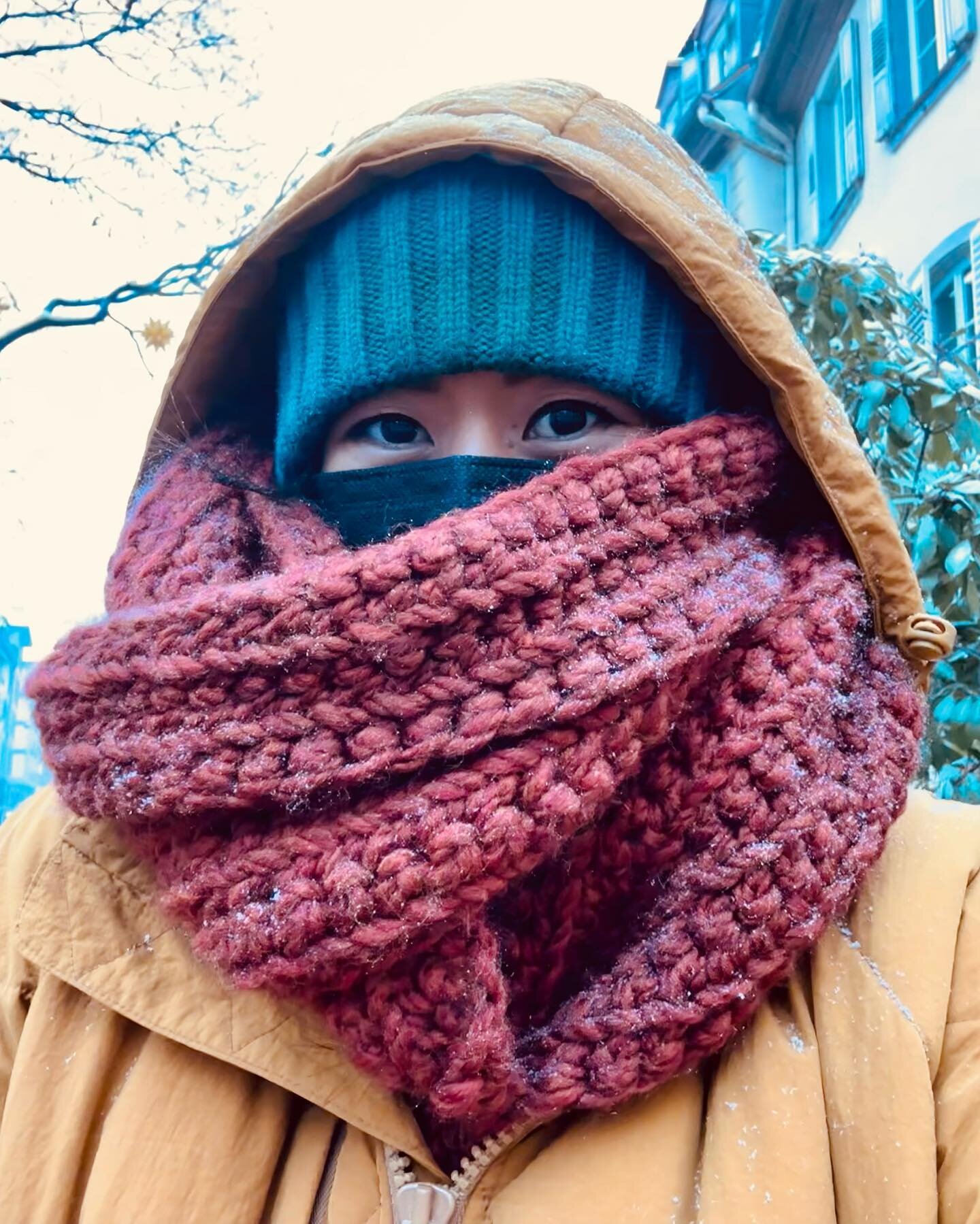 Crochet the cold away❄️🌨️
&bull;
I made this scarf for my trip and it was worth every stitch🧶