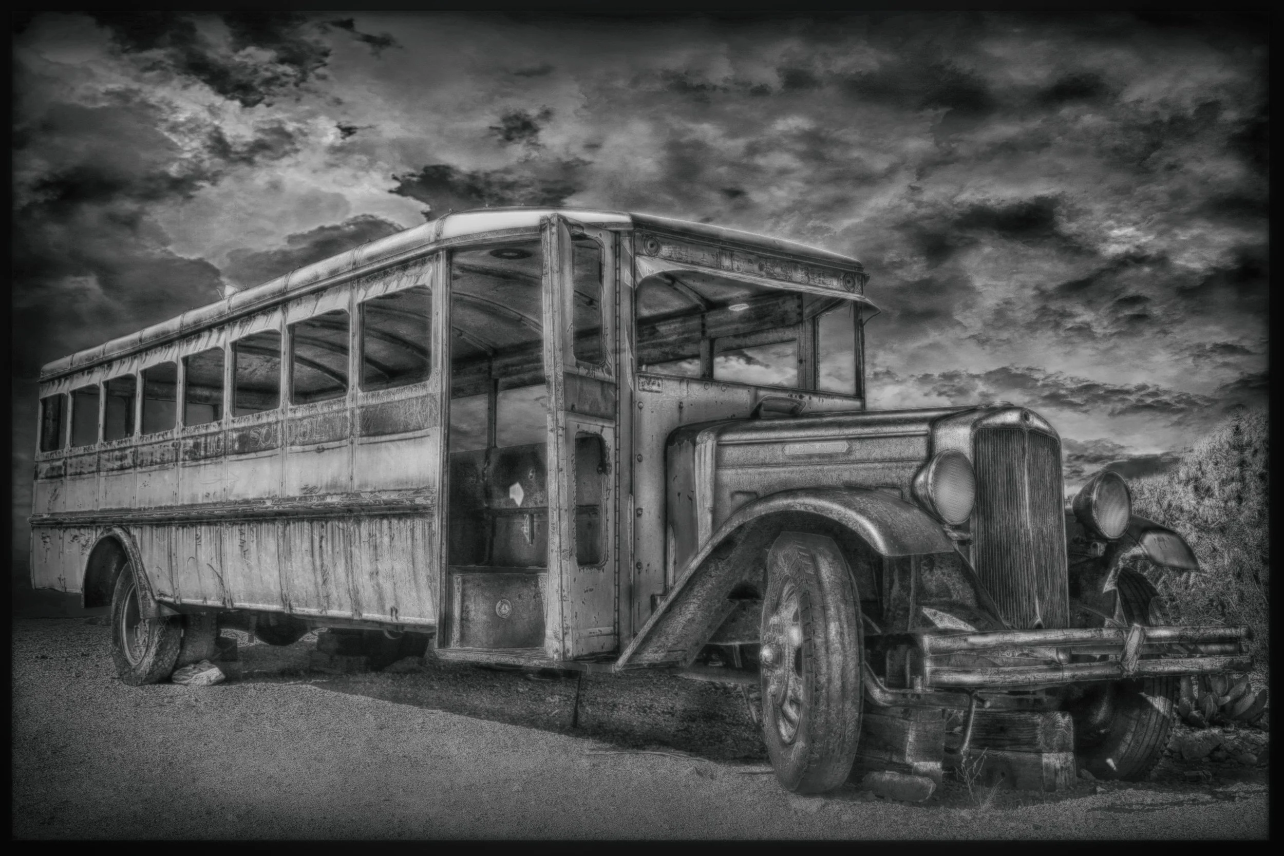schoolbus hdr_bw_web14.JPG