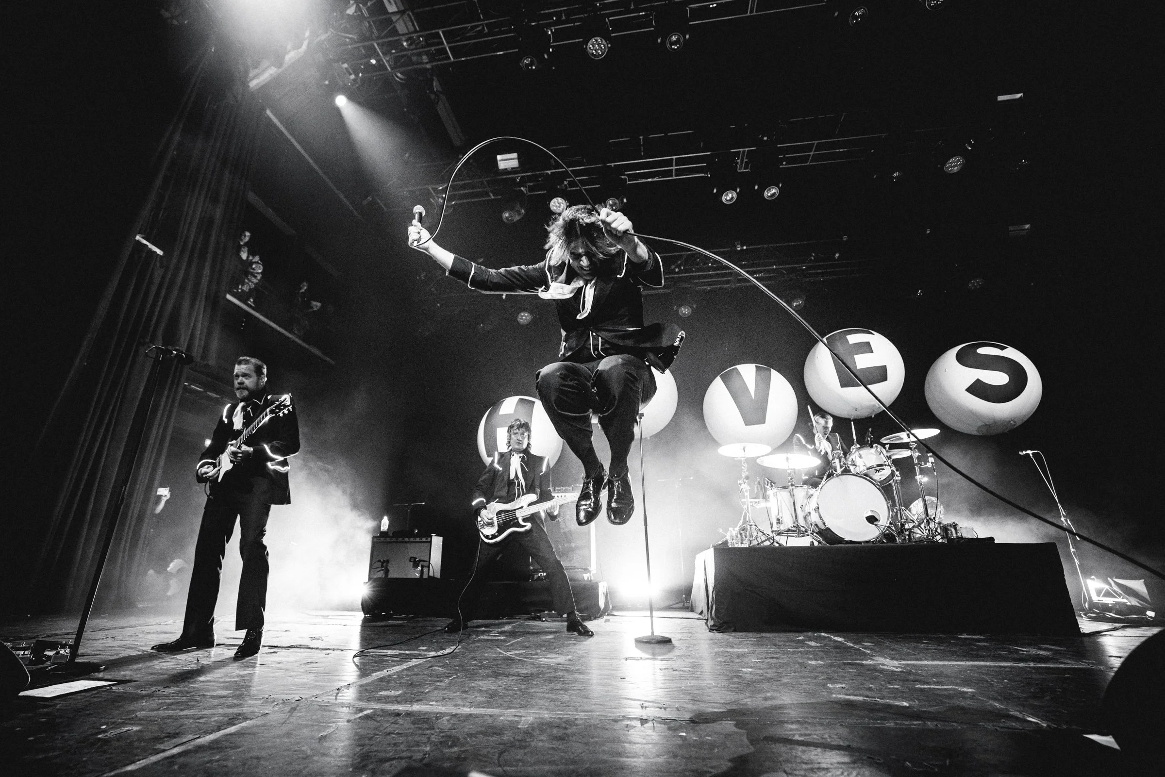The Hives-1.jpg