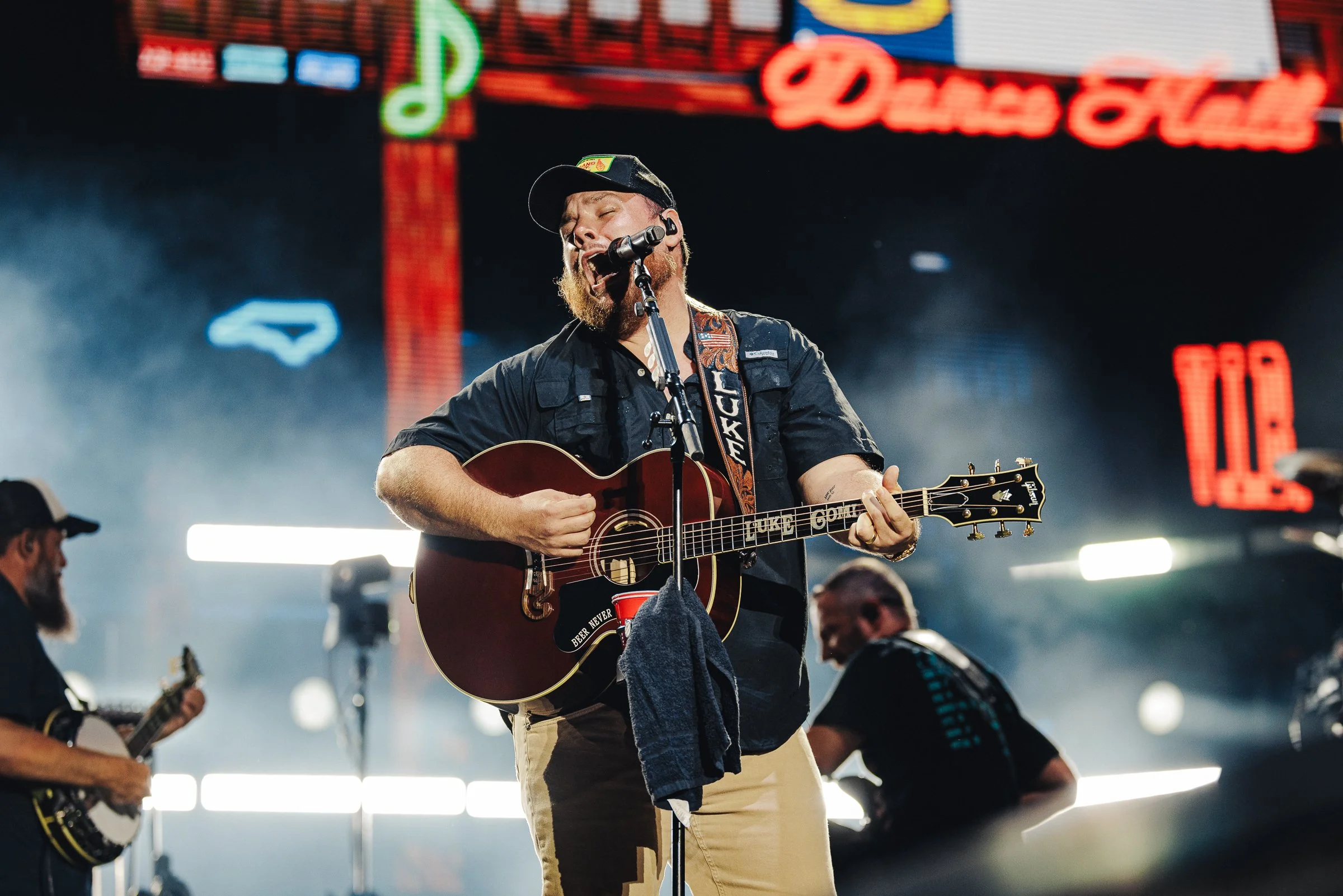 Luke Combs-7.jpg