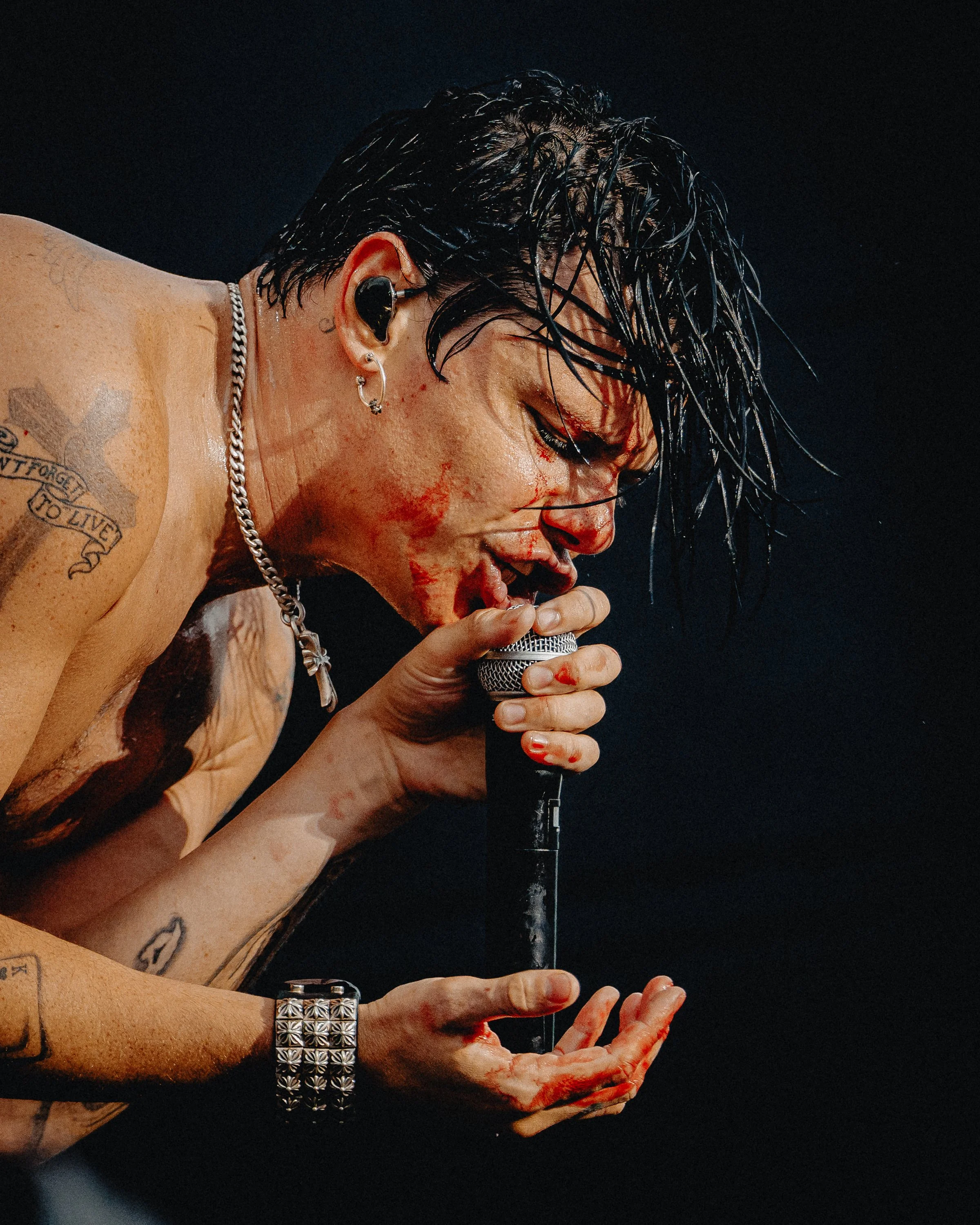 Yungblud-1.jpg