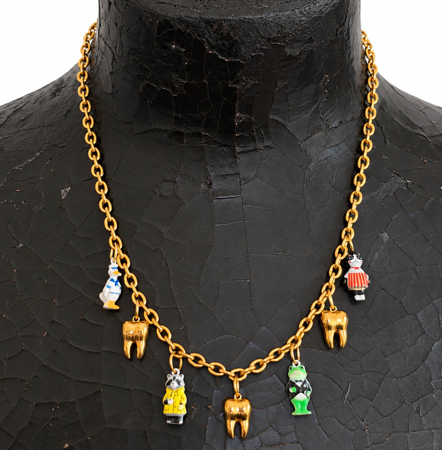 PB_R2_Golden_Memories_Necklace_neck.jpg