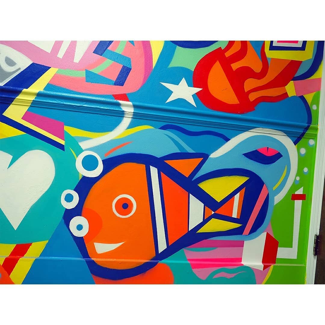 &quot;Love Bubbles&quot;, inspired by Finding Nemo and completed recently for @indepencebehaviorsolutions a center for ABA (Behavior) therapy for children with autism. Thsnks for having me. Itvwas fun Hinesville! #BongangArt #murals #colorsmakemehapp