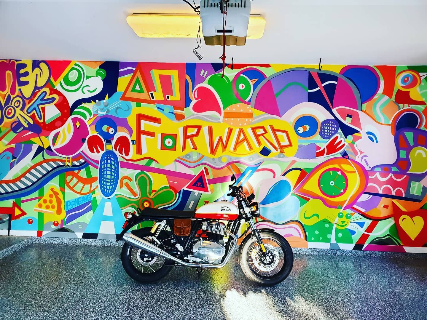 Another fun one! Completed this residential mural in collierille,Tn for @leslie_wassmer &amp; @mjwassmer. Thanks to @beebongangphotography for getting me there! #bongangart #forward #interceptor650