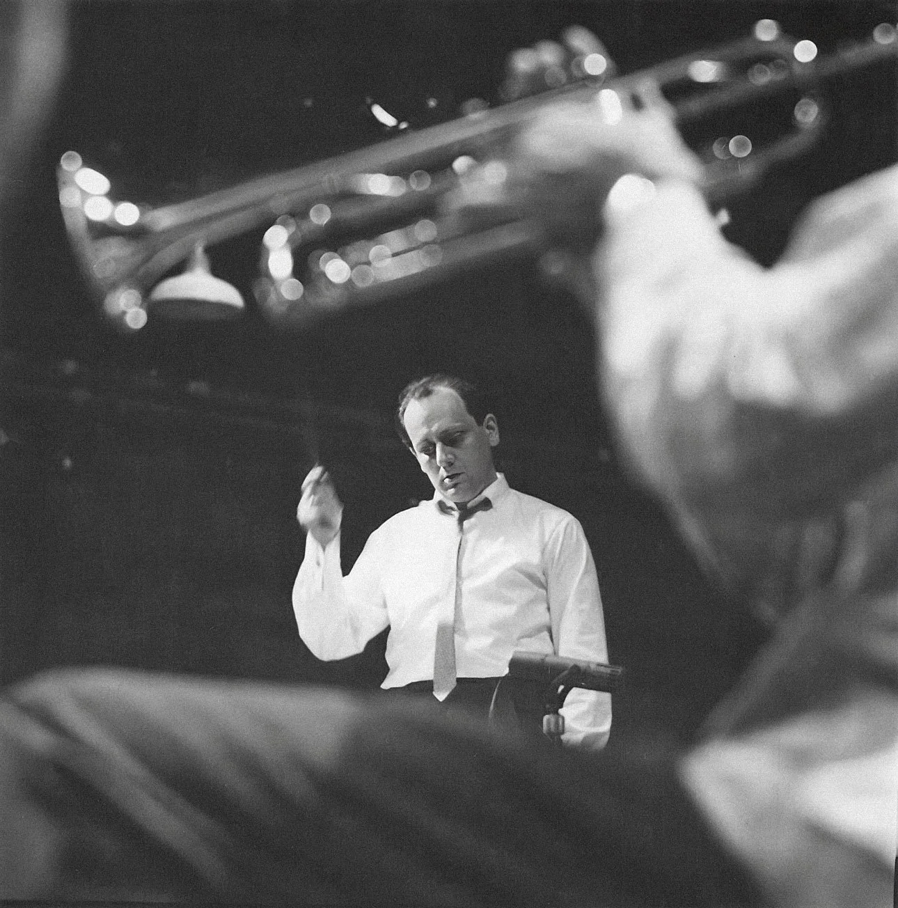 Tommy Tycho conducting an orchestra performance