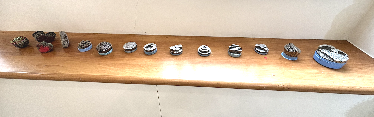 Crocheted Ball,Blanket stitch (heart),Pin Tins: