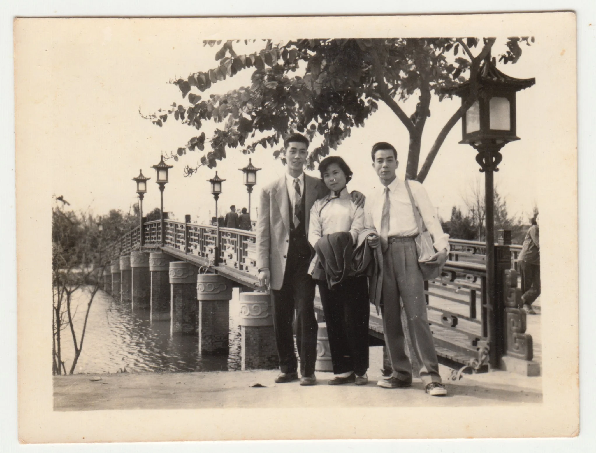 Grandpa, Grandma & 10 表太叔公 in Mainland China, c. late 1950s.