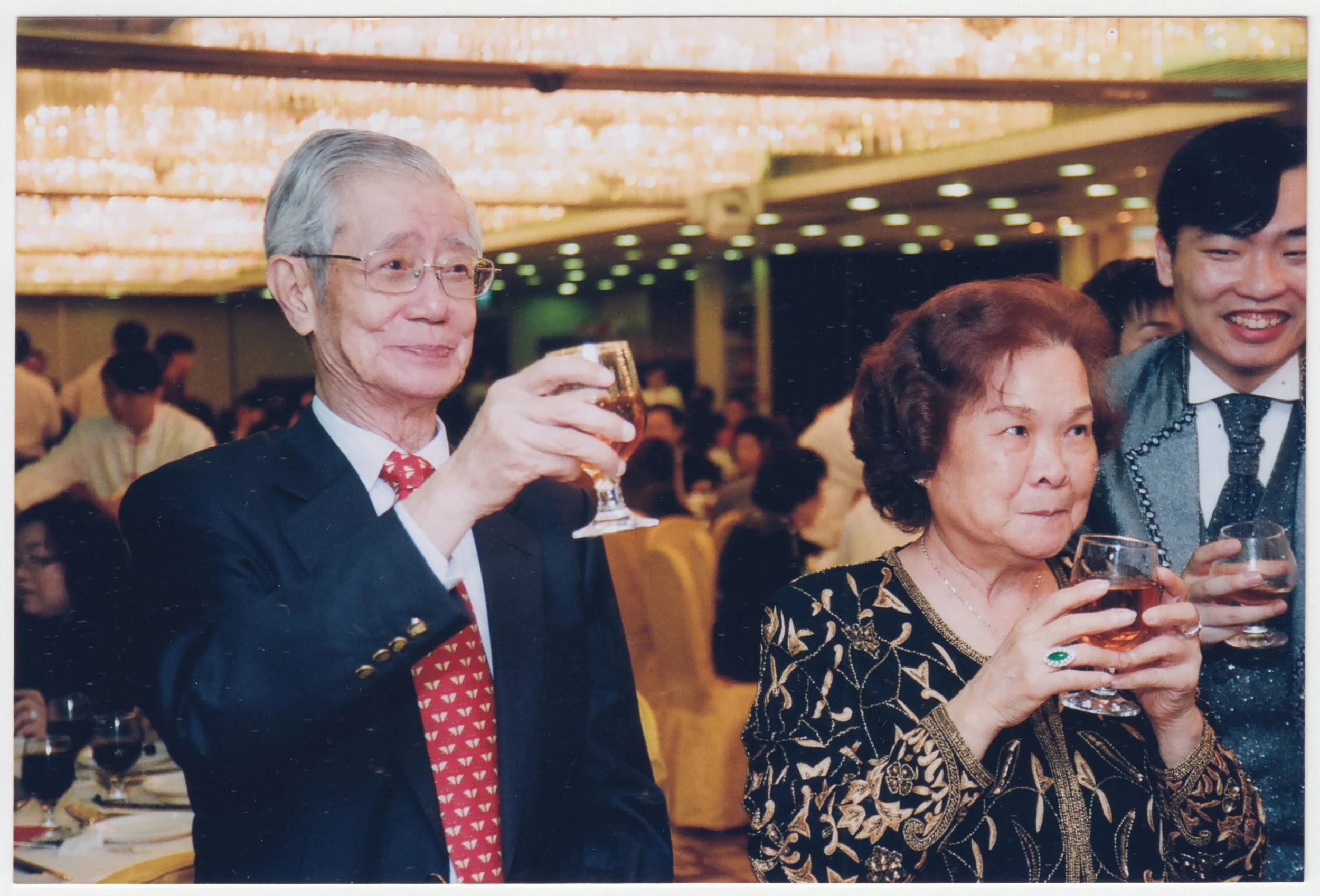 no. 00433 / Grandpa & Grandma toasting at Steve Tang's wedding, c. 2006-2007. We are no longer on speaking terms with the family of 五叔婆.