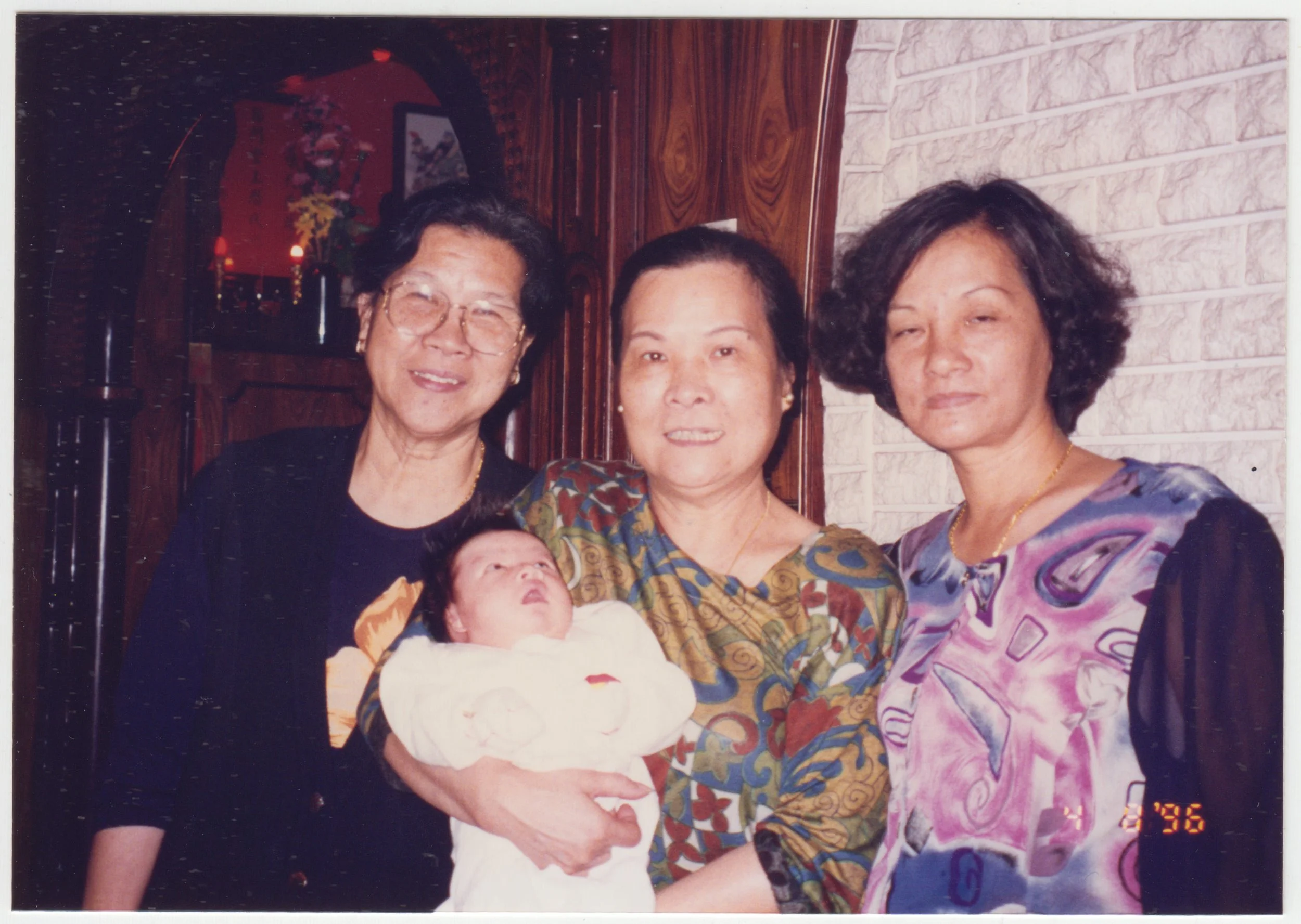 Mi Por, Grandma & 牛表叔婆 with Charlotte at home on 18/F, taken on 8 April 1996.