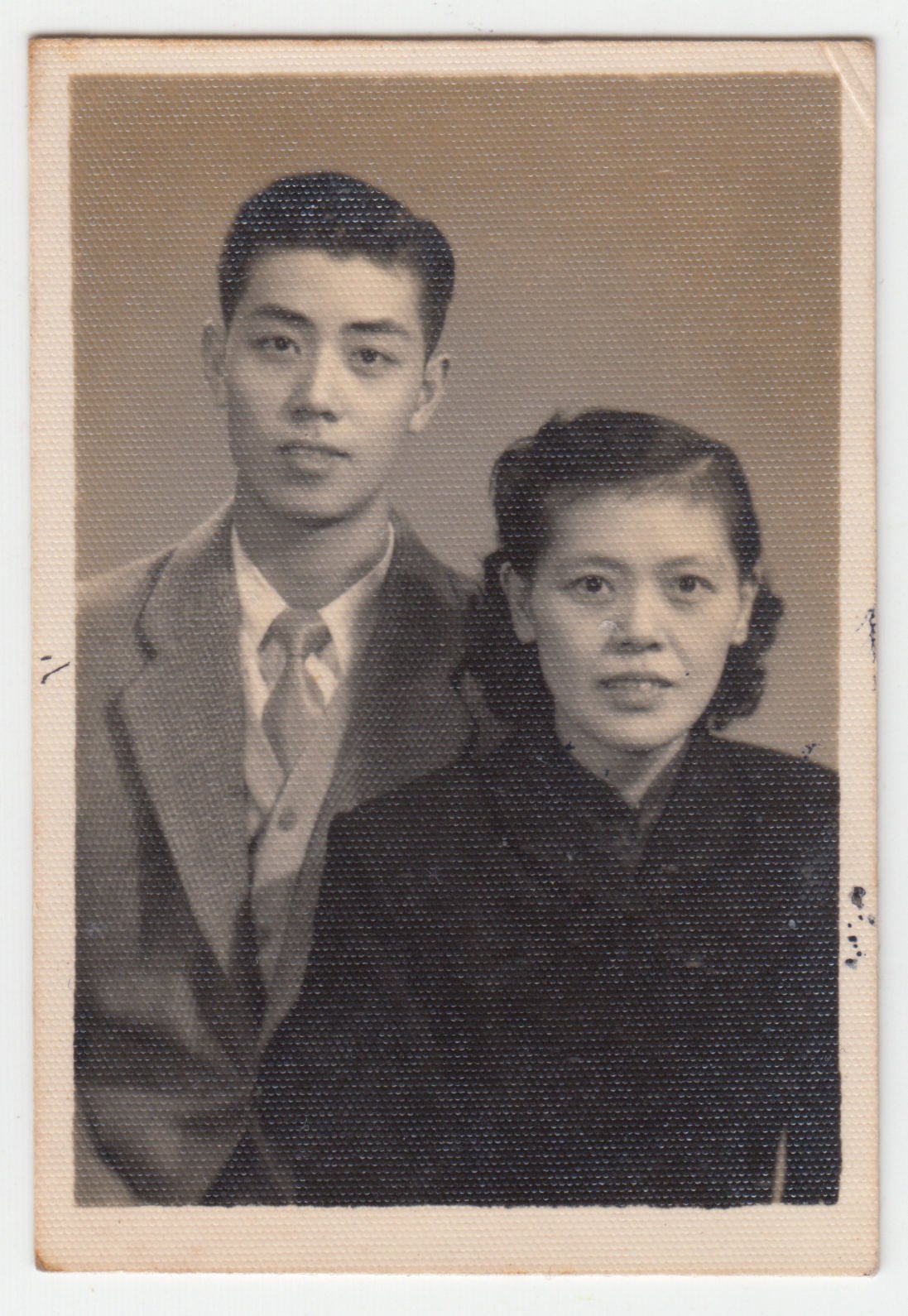 Photo of Grandpa & 十三姨太婆, 28 November 1955 (RECTO)

On the reverse, Grandpa writes: ‘For Shuk Ching to remember me by …’