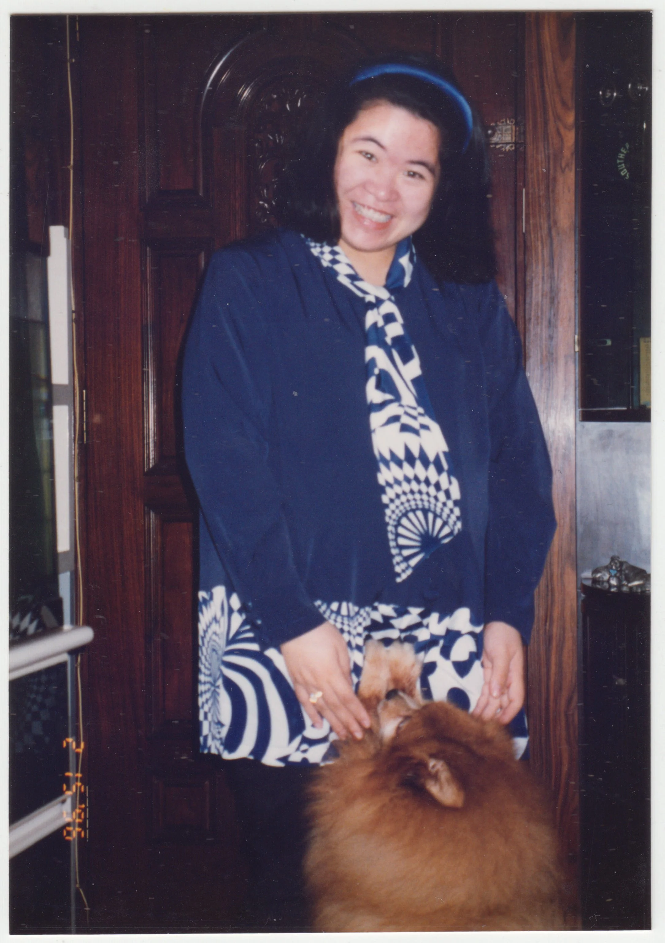 Mum, pregnant, with Ah-Chong, taken at home on 18/F on 15 February 1996. See 'Pets' for more photos of Ah-Chong