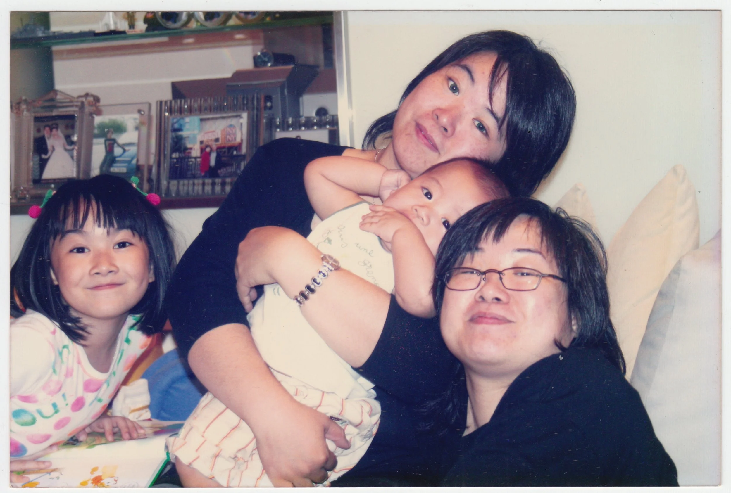 no. 00400 / Mum, Charlotte, Timothy & EE at Uncle Edward & 舅母’s home on Broadcast Drive, c. 2004. This is one of mum's favourite photographs.