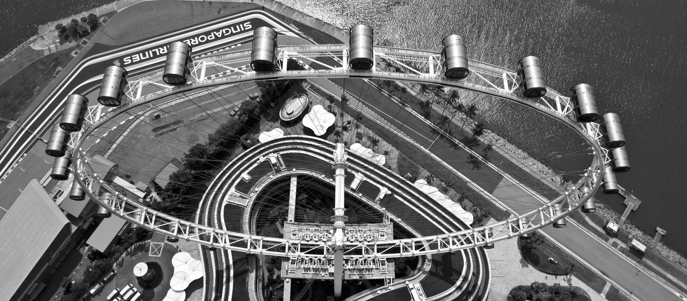  FLY OVER SINGAPORE FLYERS 