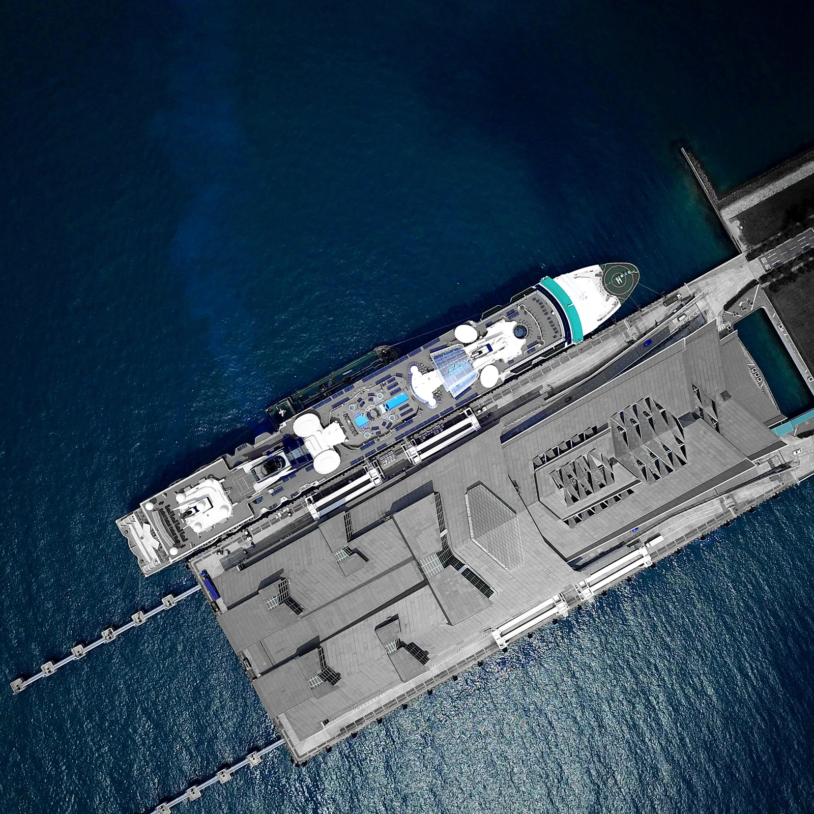  SINGAPORE CRUISE CENTRE 