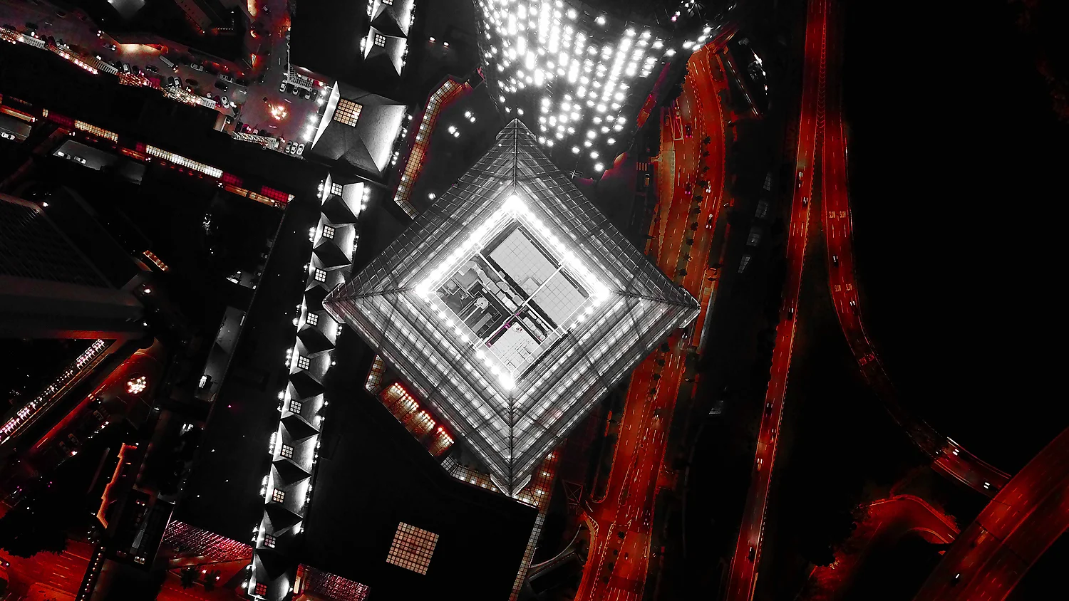  DIAMOND IN THE SKY - MILLENIA TOWER 