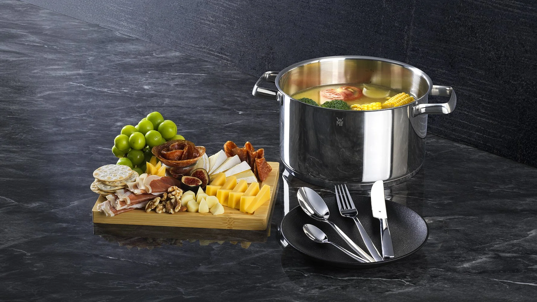  THE POT THAT NEVER FAILS TO IMPRESS - WMF 