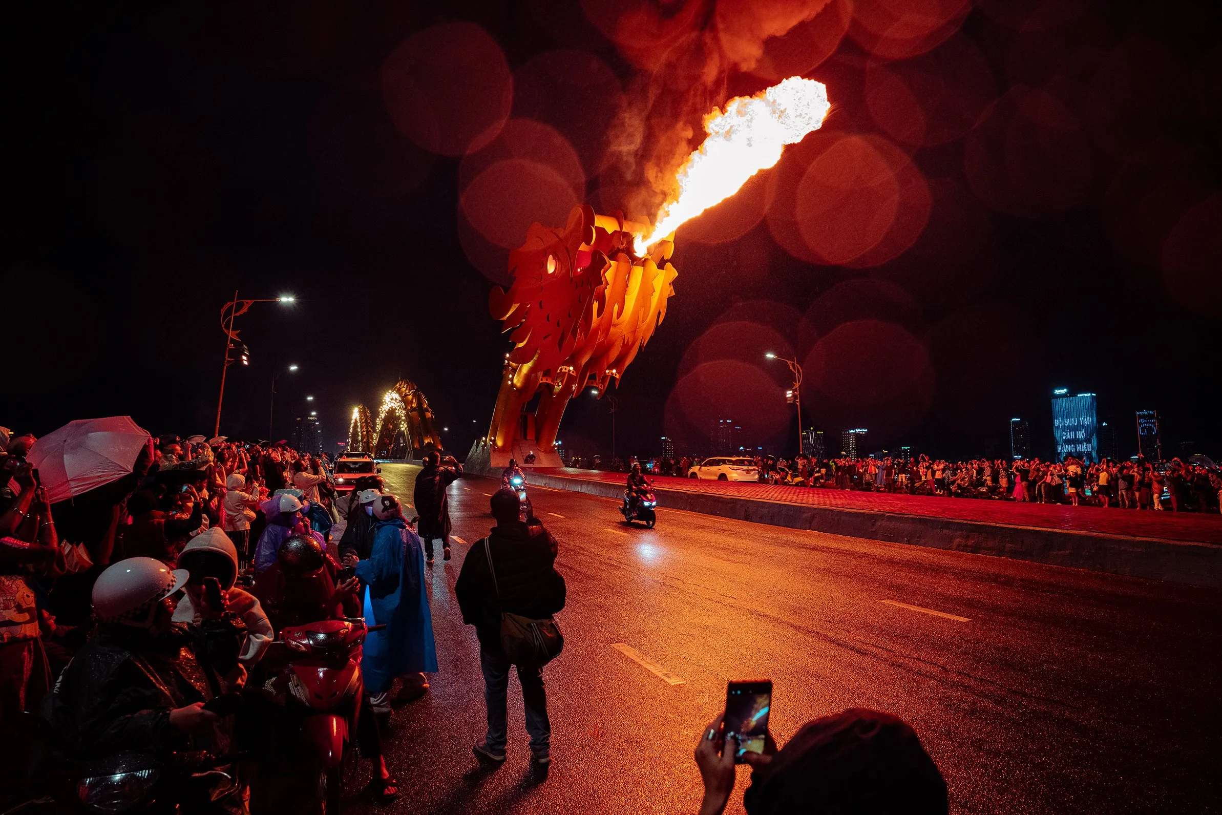  DRAGON BRIDGE - DA NANG VIETNAM 