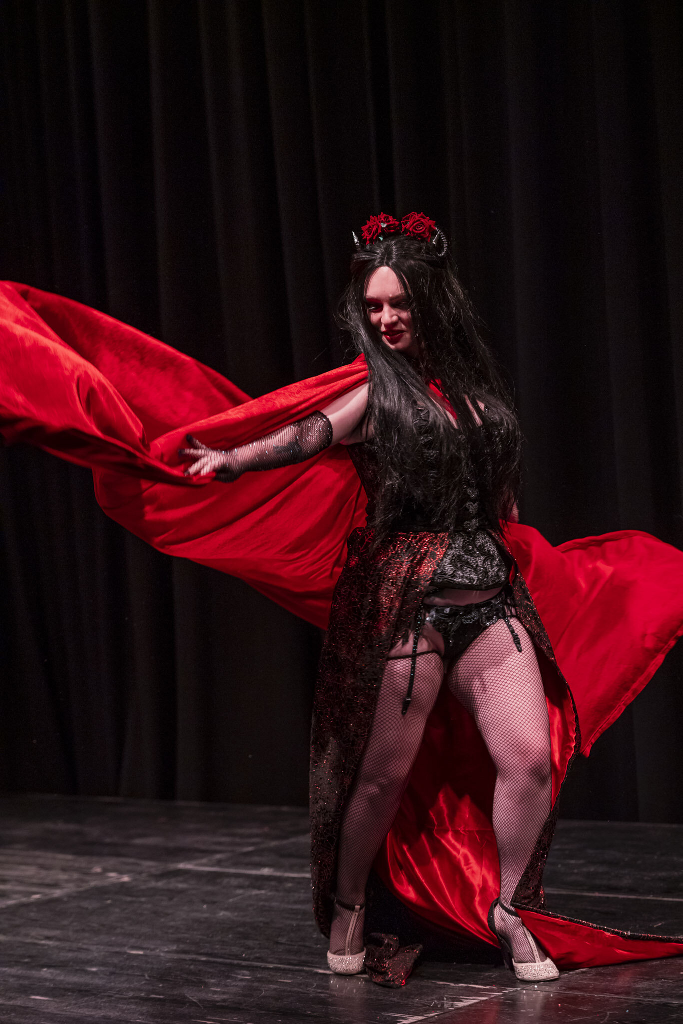 Scarlett Jezebel performing at Moonah Arts Centre