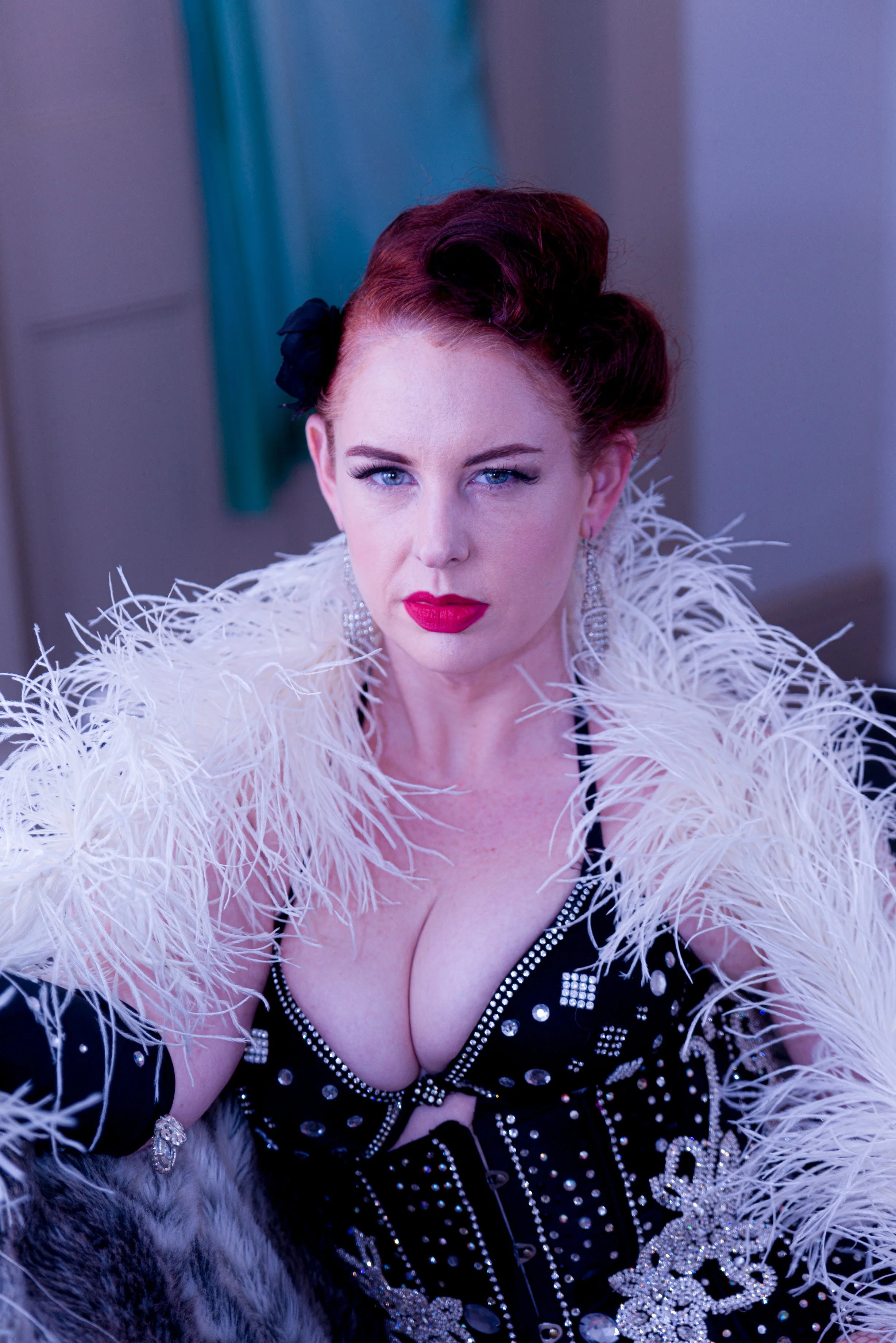 Burlesque boas - where to buy and tutorials to make them!