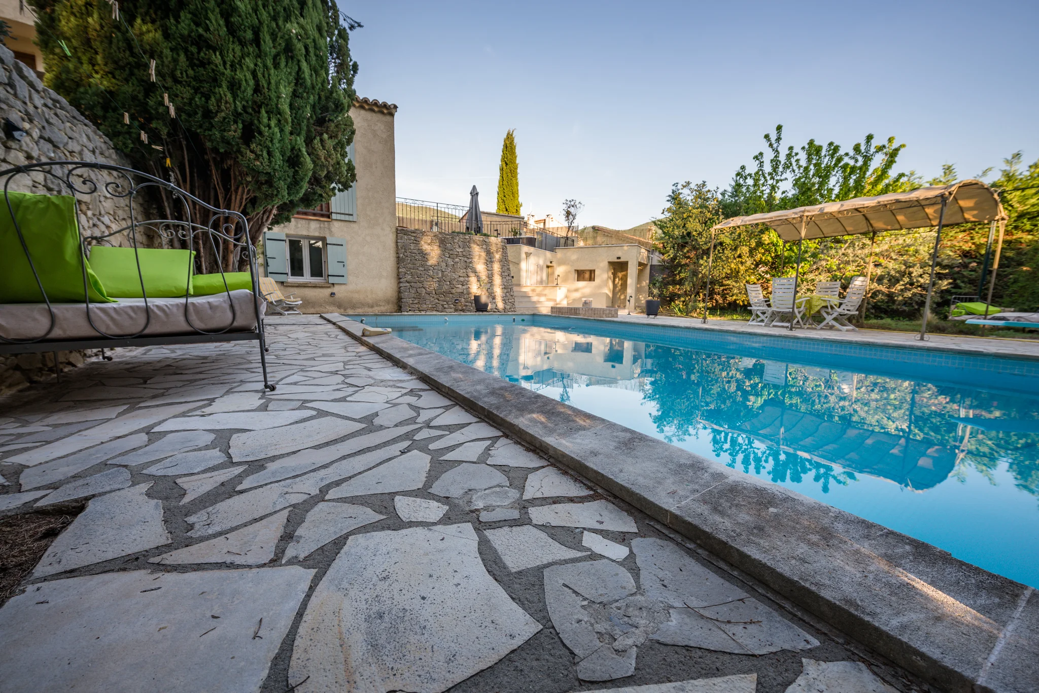 ferienhaus-Nyons-pool-DSC_4680.jpg