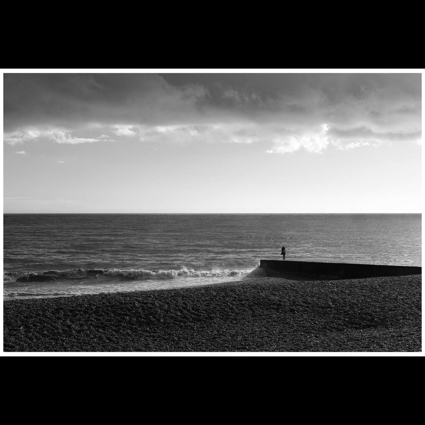 One of three from St Leonards &amp; Hastings' beach taken last weekend during a brief jaunt to the coast. This photo was taken without any neutral density filters.

#coastalphotography #landscapephotography #britishcoast #hastings #stleonards #fujifi