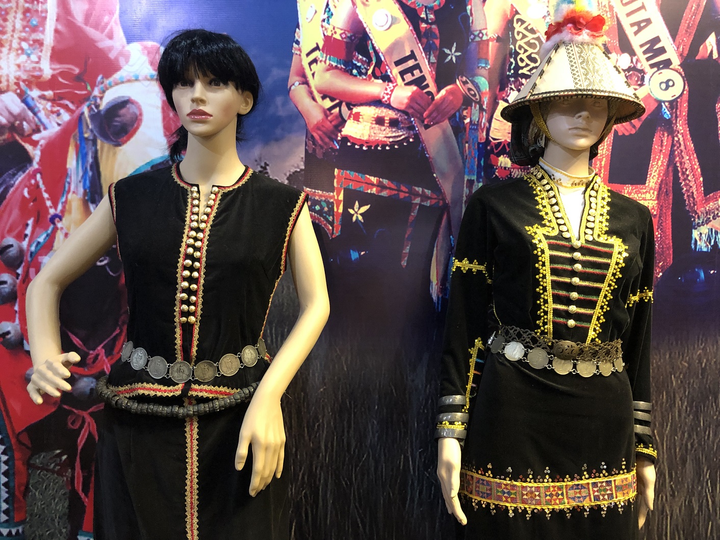  Beautiful traditional costumes that are still worn by the Kadazan people 