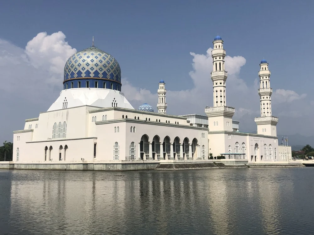 Top 20 Things To Do In Kota Kinabalu 9 Visit Likas Floating Mosque Blue Kinabalu Travel Agency Sdn Bhd