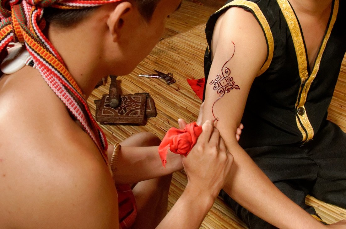 Traditional Body Art at Mari Mari Cultural Village