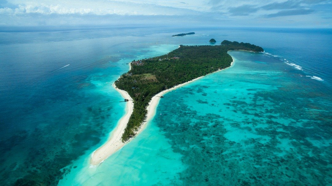Aerial shot of Mantanani Island 