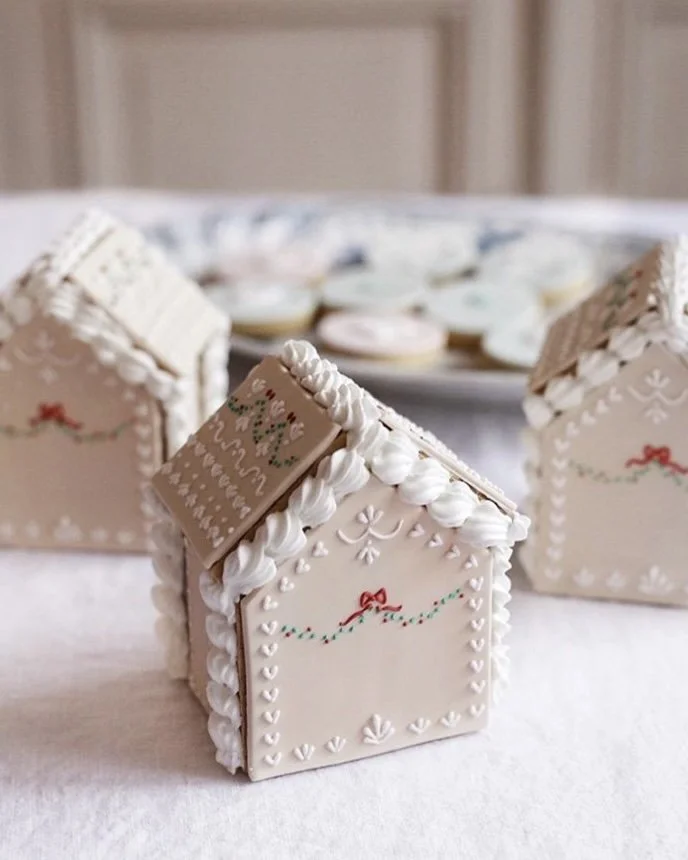  Hand-piped couture gingerbread houses displayed together, a personalised gifting concept by Chi-Young Bang 
