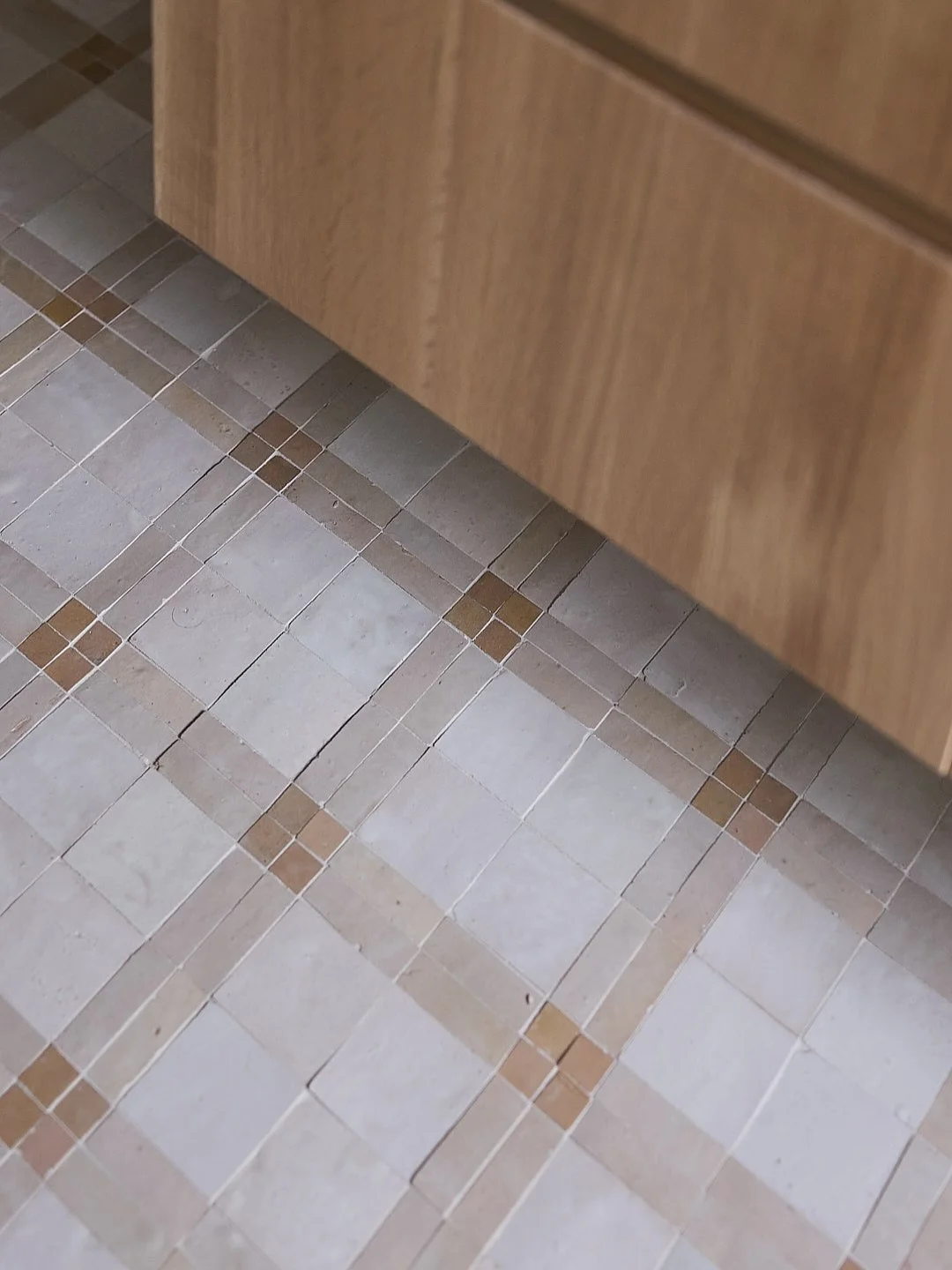 These stunning handmade @tilesofezra tiles inspired the whole washroom 
.
.
.
Photography: @janinekropla 
Contractor: @0812buildingsolutions