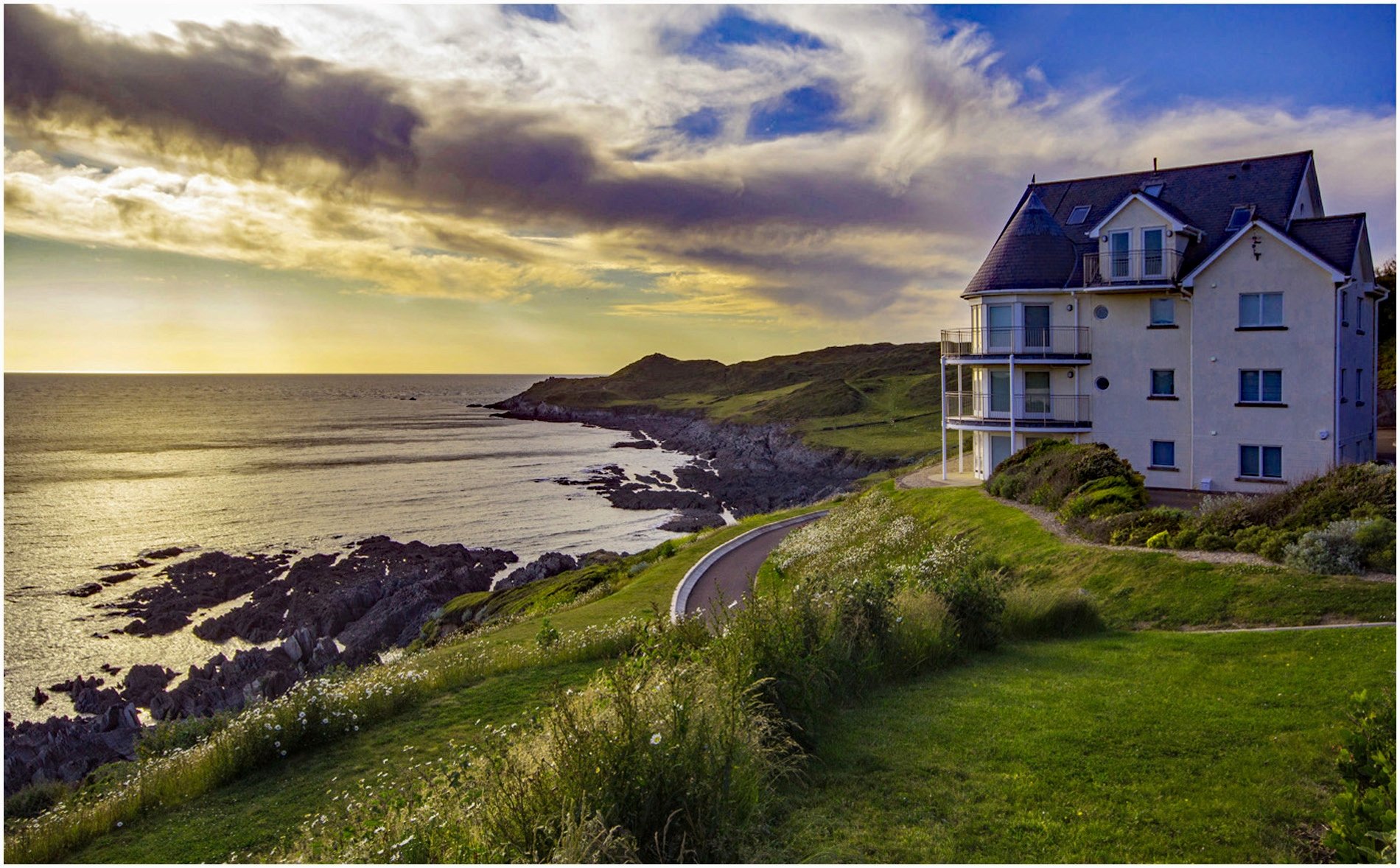 Woolacombe-Mote Point by Mike Peak