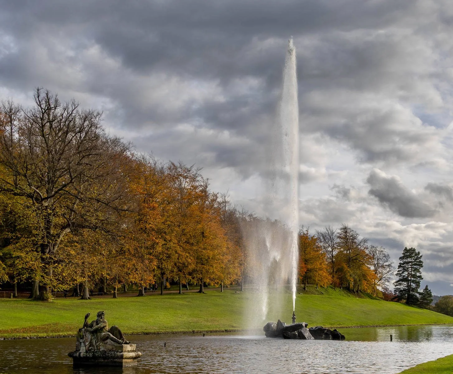 Emperor Fountain by Dave Whittle 15 pts