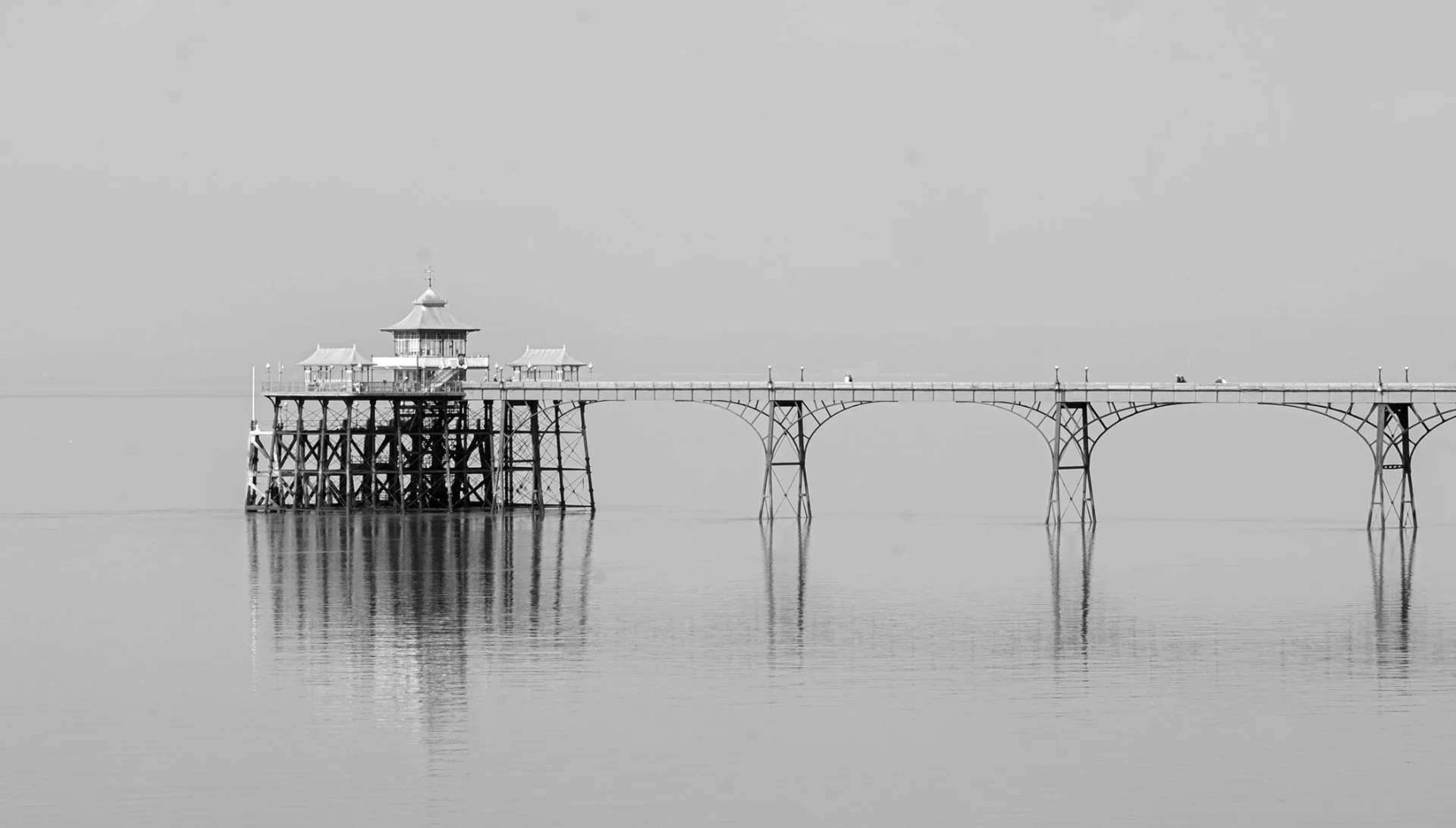 Clevedon Pier by Suzanne Mellor