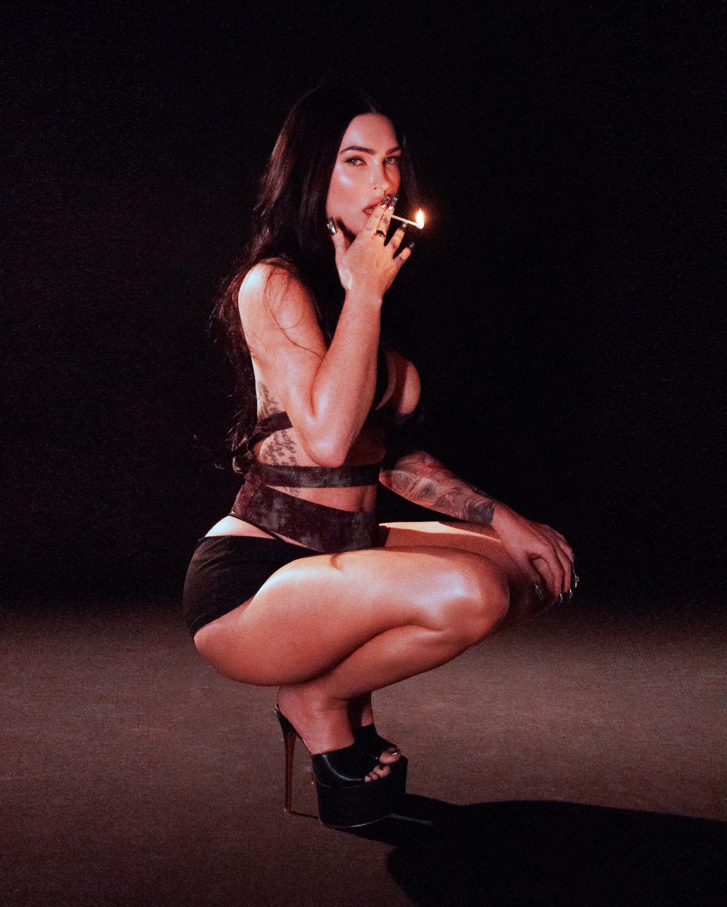 Megan-Fox-Feet-9527653.jpg
