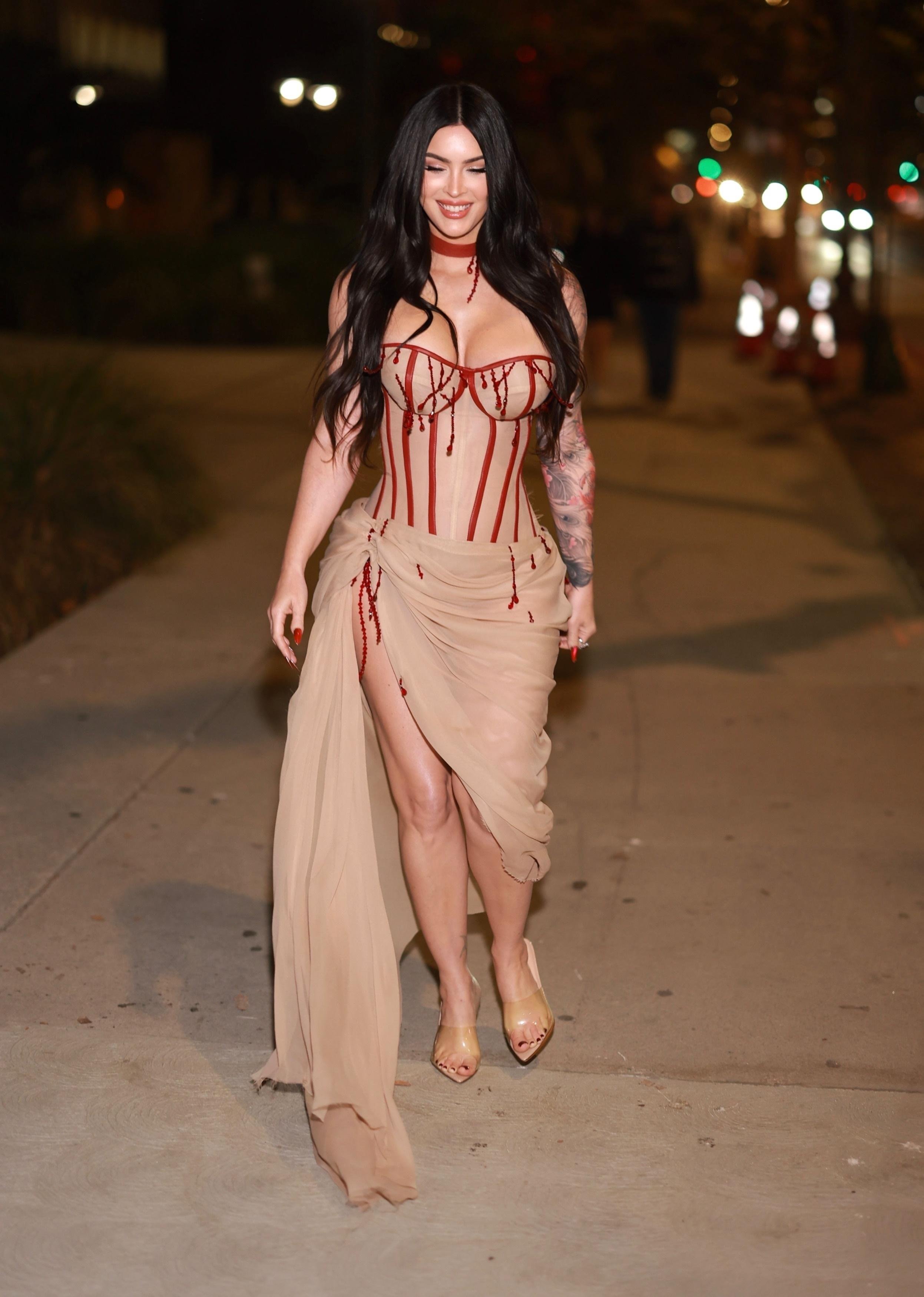 Megan-Fox-Feet-9027367.jpg