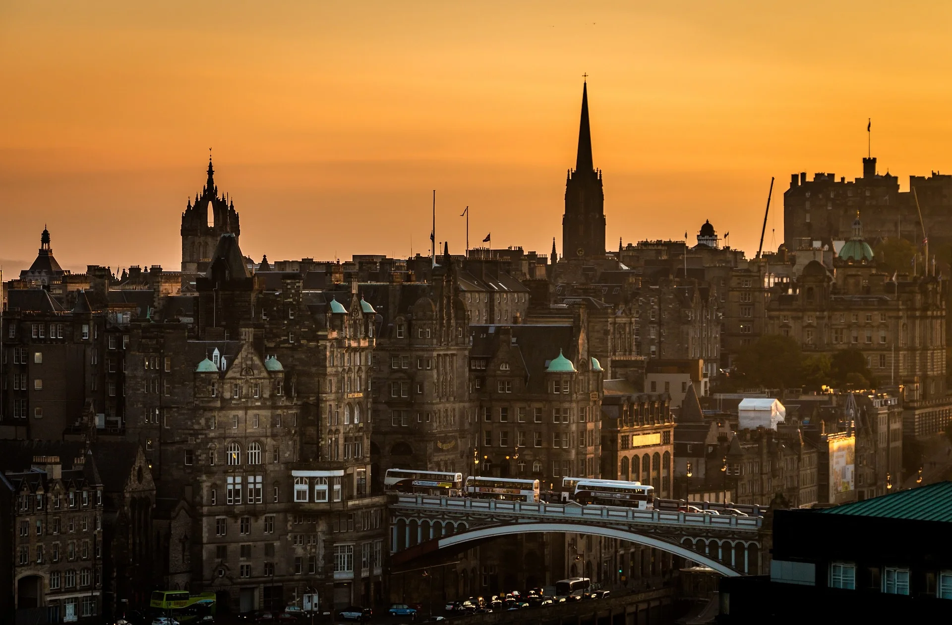edinburgh-1182708_1920.jpg