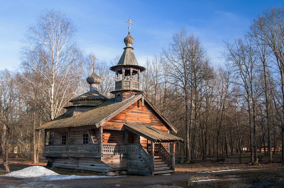 Russian_church_wood.jpg