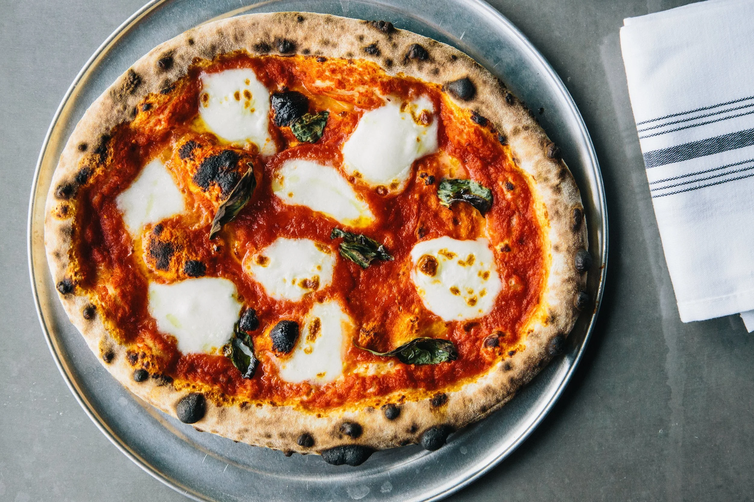 Margherita Pizza at II Brutto