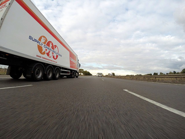 self-driving-trucks-2.jpeg