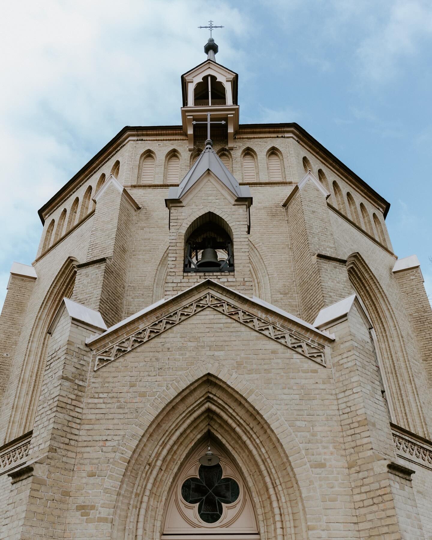 Wedding Ceremony Location in Potsdam @alteneuendorferkirchepotsdam 

#heiratenpotsdam #hochzeitsfotografpotsdam #hochzeitsfotografberlin #heiratenberlin #hochzeitpotsdam