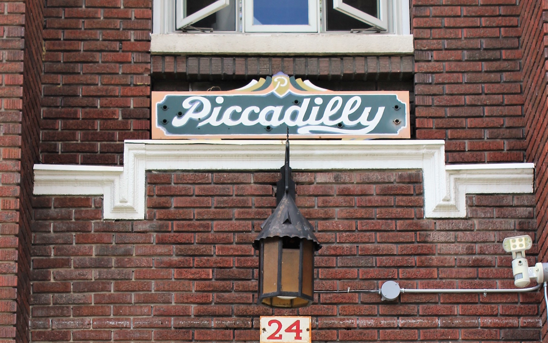 32 Piccadilly detail sign.jpg
