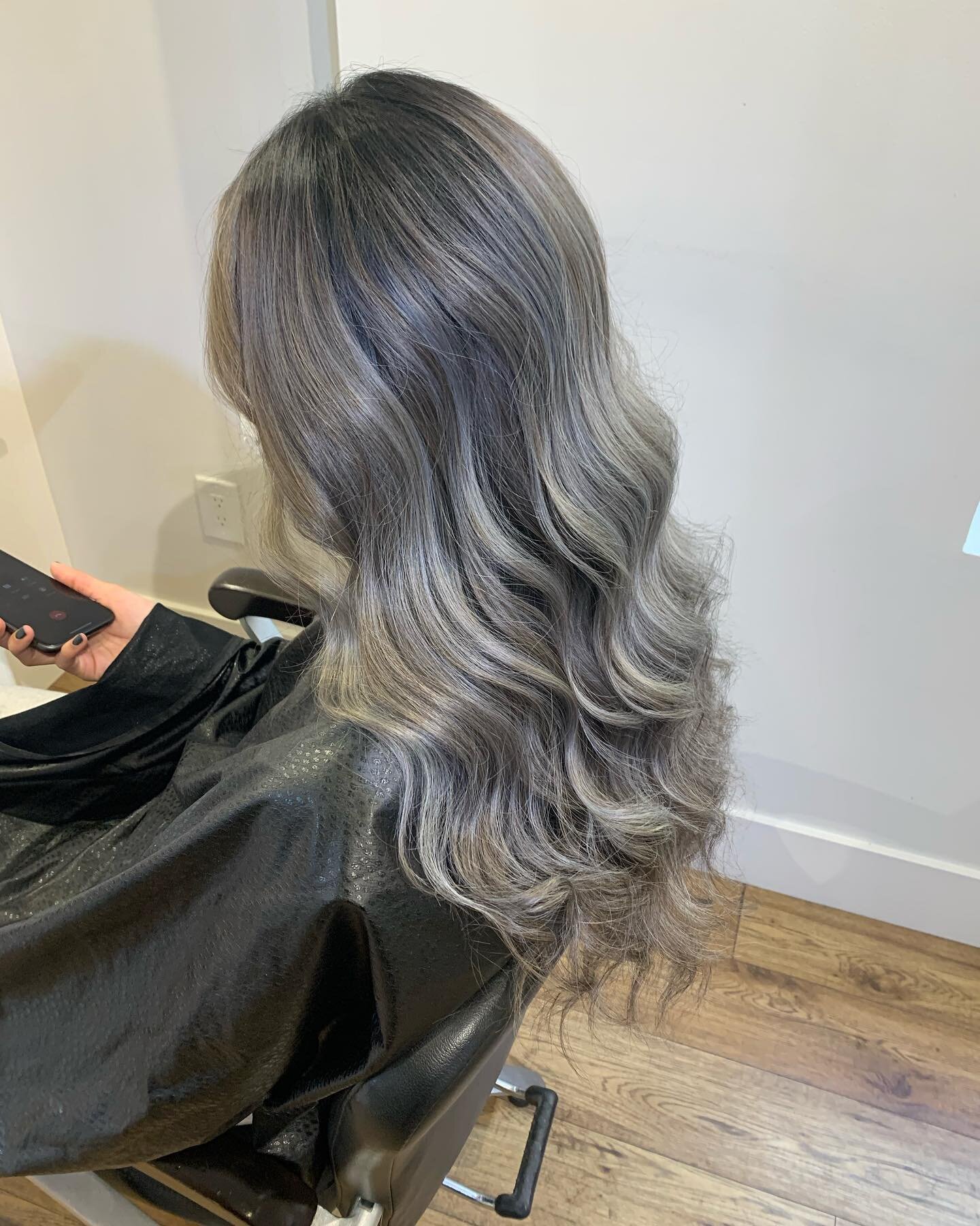 ⁣Loving this icy balayage by Stephanie ❄ @stephanie.karemaker.hair ❄️ this client naturally has very dark brown hair so we have gradually been taking her colour lighter over three sessions.⠀
⠀
⠀
⠀
#highlights #aveda #yyjaveda #avedacanada #yyjhair #y