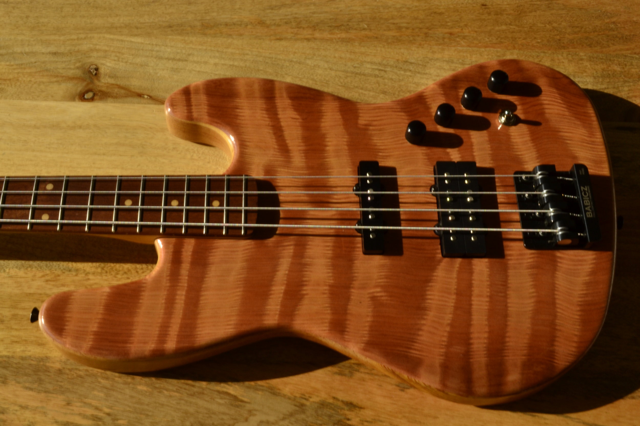 StoryWood Deluxe J Bass