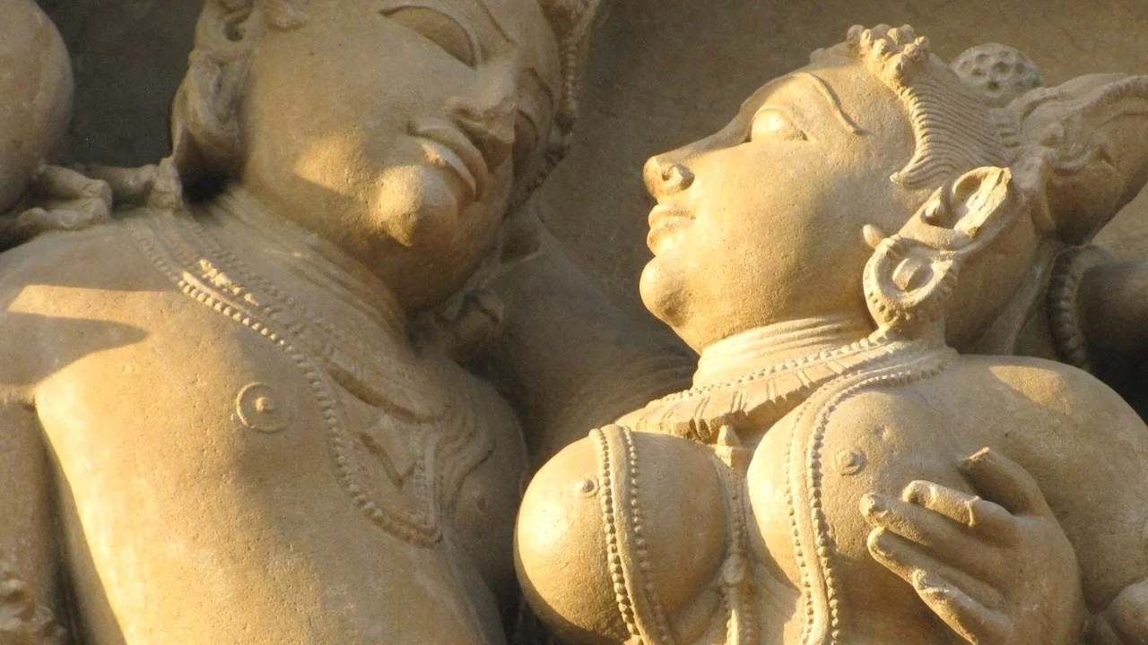Khujraho-Temple.jpg