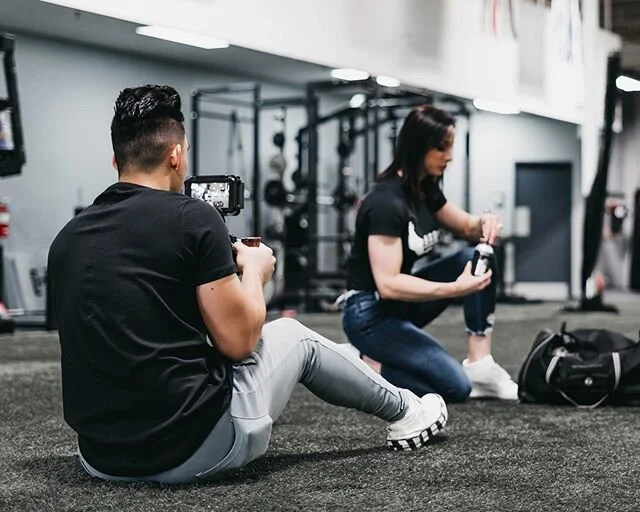 How much would you charge?
.
Let&rsquo;s try something different. I&rsquo;ll give you guys a fictional scenario below and you&rsquo;ll comment what you would quote this client in your proposal:
.
Amanda is a marketing director for a local health + we