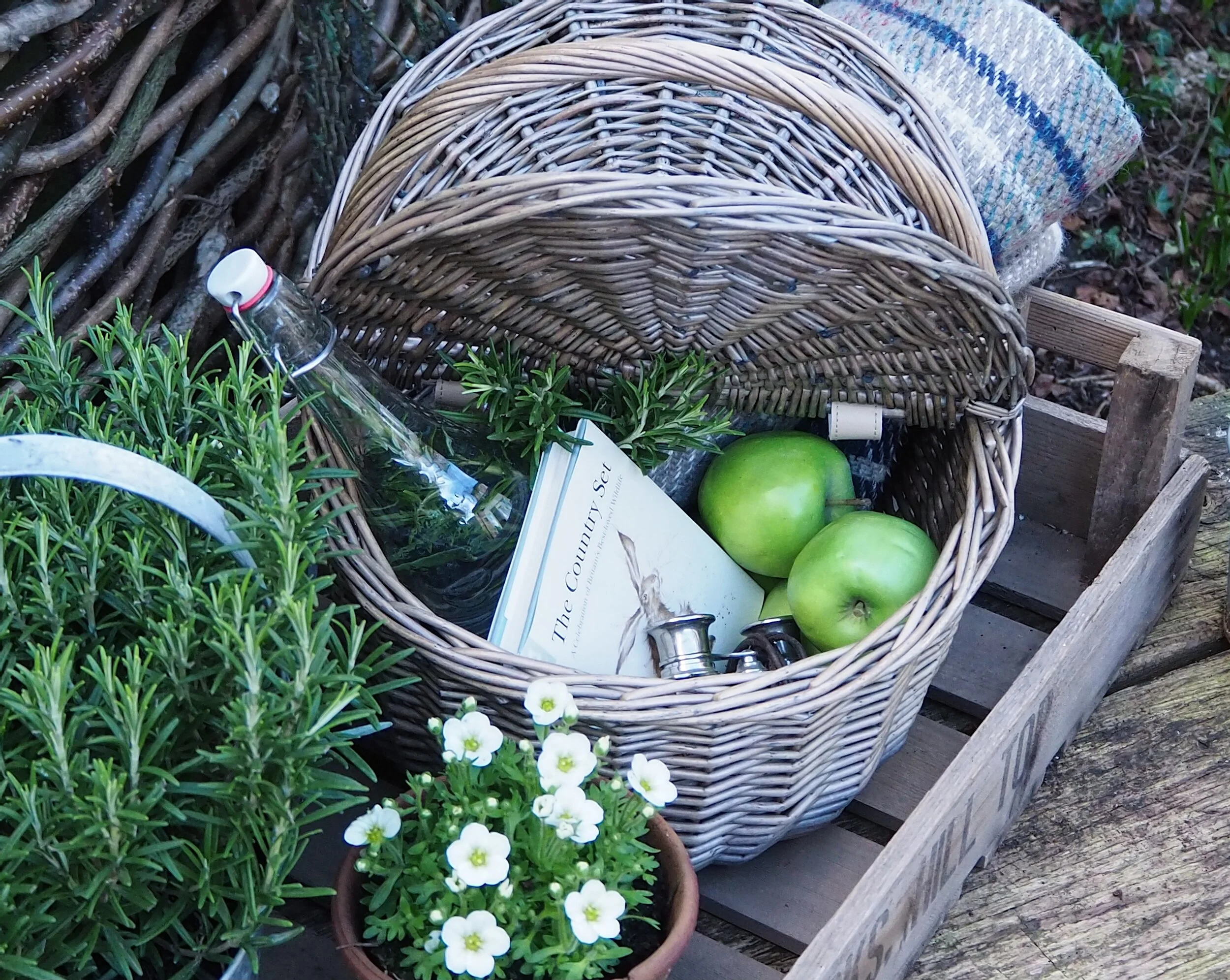 Oval Picnic Basket