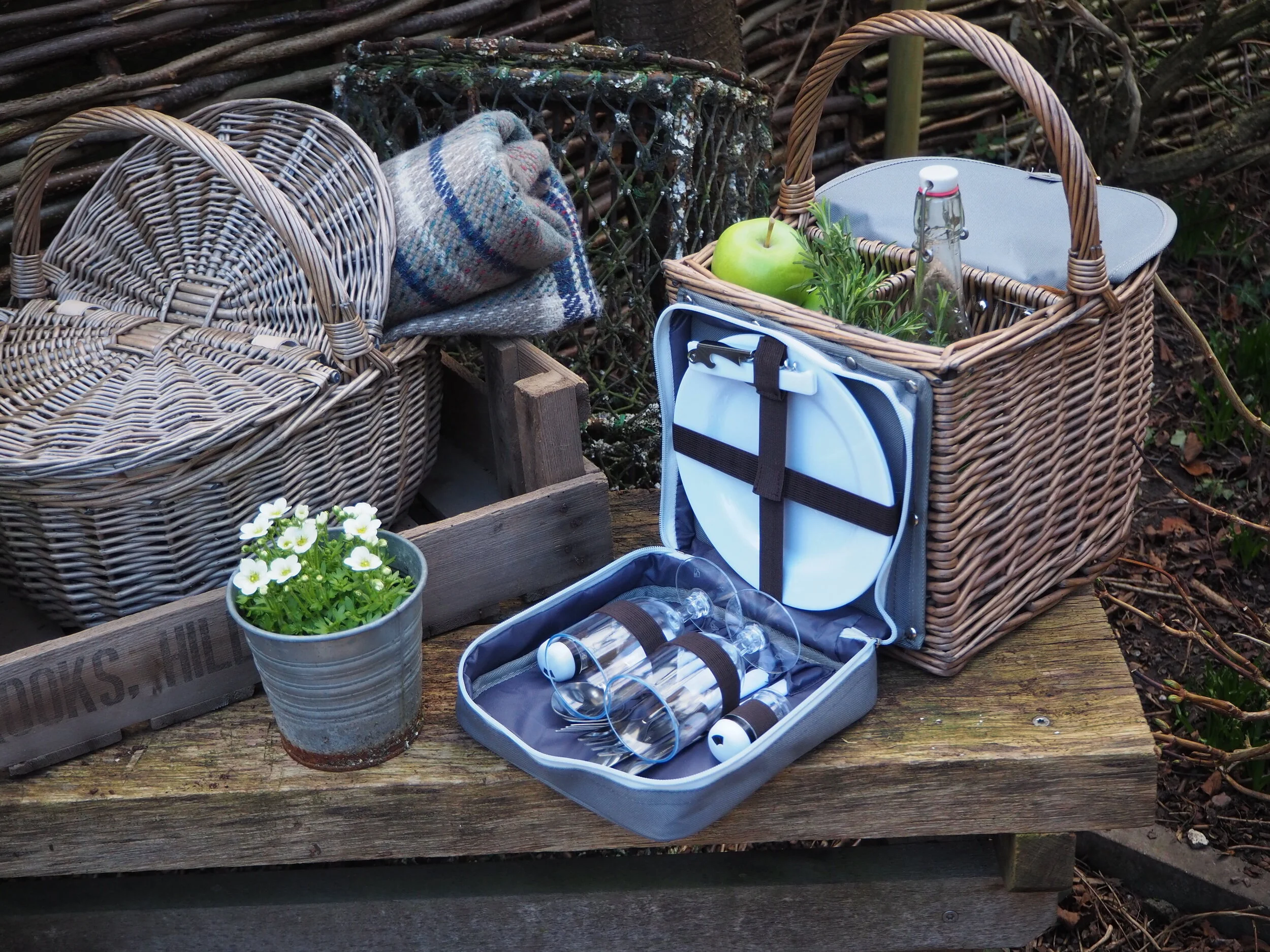Willow Picnic Hamper