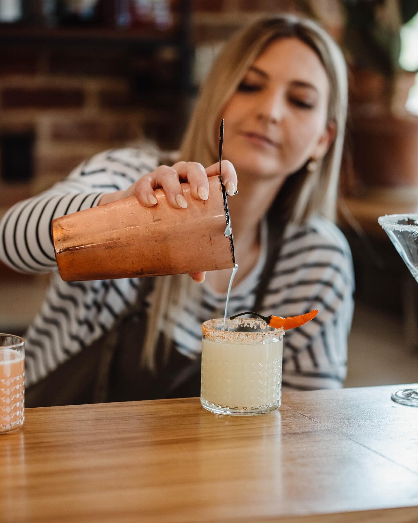Sippin' on chill margaritas, the perfect Sunday pick-me-up. 🍹☀️ #SundayFunday #margaritatime